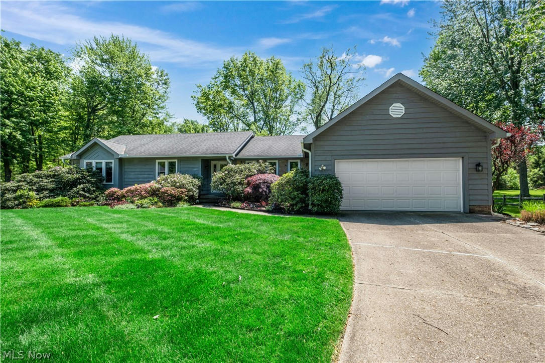 7290 SANDTREE LN, MENTOR, OH 44060, photo 1 of 44