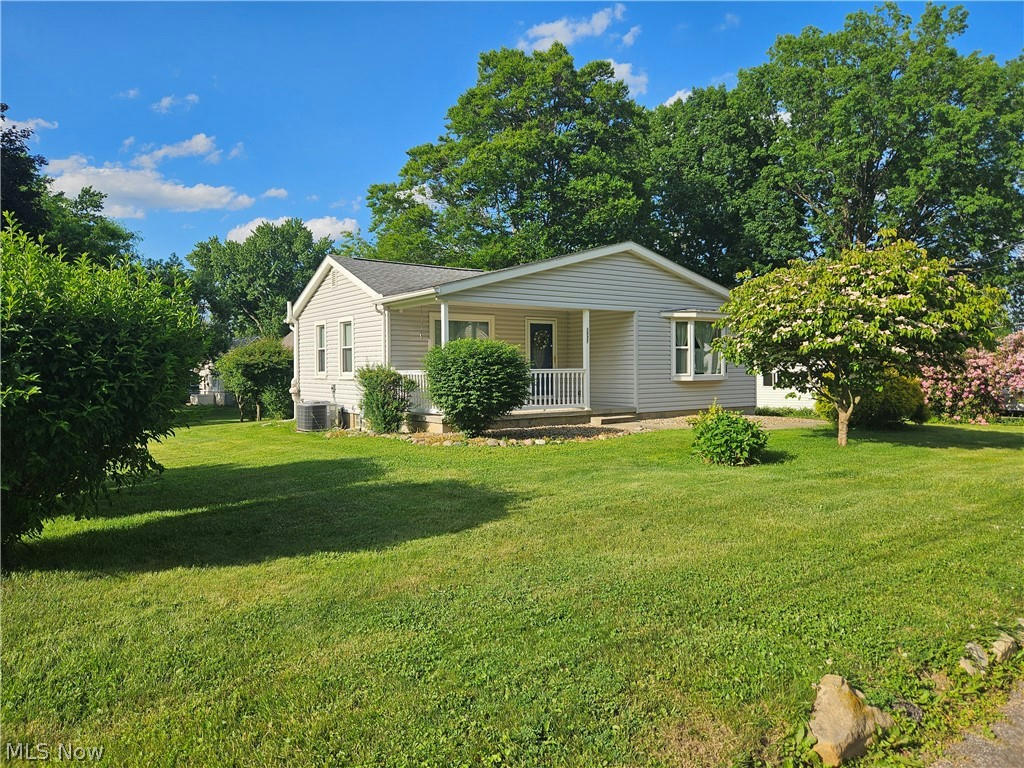 1537 NOBLE ST, BARBERTON, OH 44203, photo 1 of 13