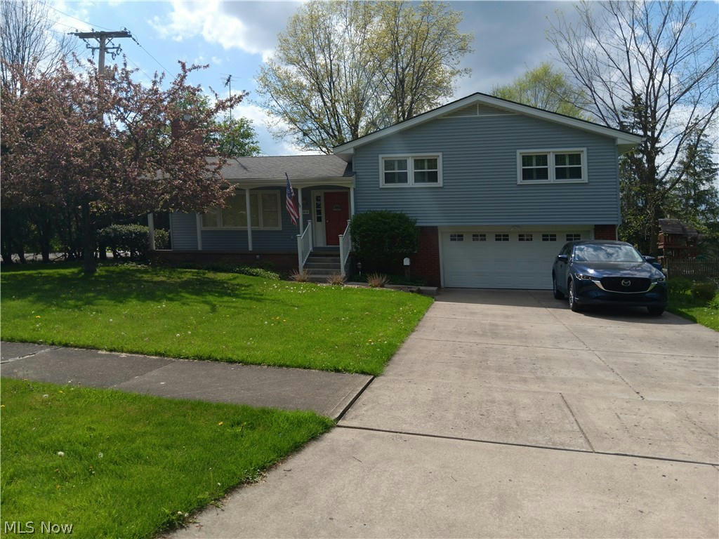 62 GRANDVIEW AVE, HUBBARD, OH 44425, photo 1 of 38
