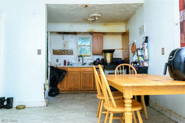 12008 PARKVIEW AVE, CLEVELAND, OH 44120, photo 3 of 9