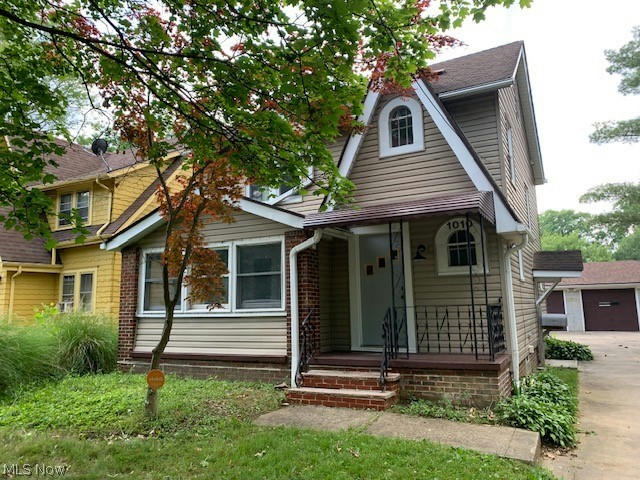 1010 DOVER AVE, AKRON, OH 44320, photo 1 of 20