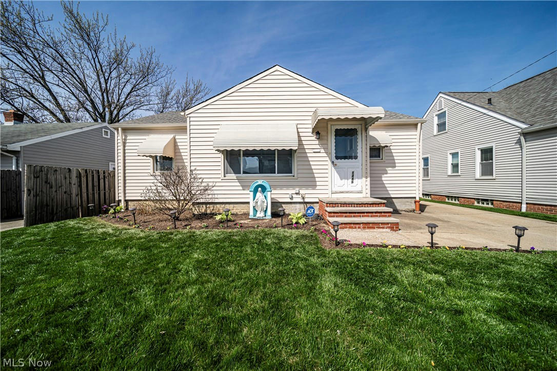 1446 ORCHARD HEIGHTS DR, MAYFIELD HEIGHTS, OH 44124, photo 1 of 27