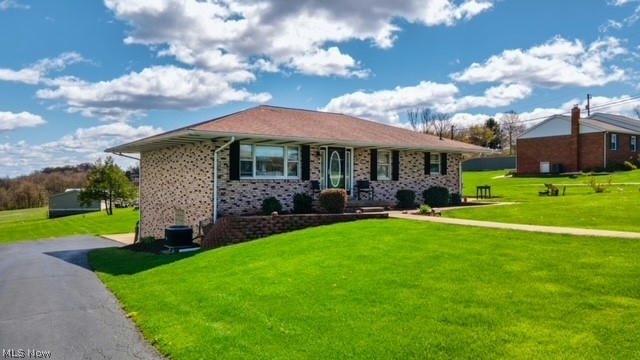 79 KINGS DR, STEUBENVILLE, OH 43952, photo 3 of 33