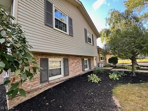 7367 WOODCREST AVE NE, CANTON, OH 44721, photo 4 of 37