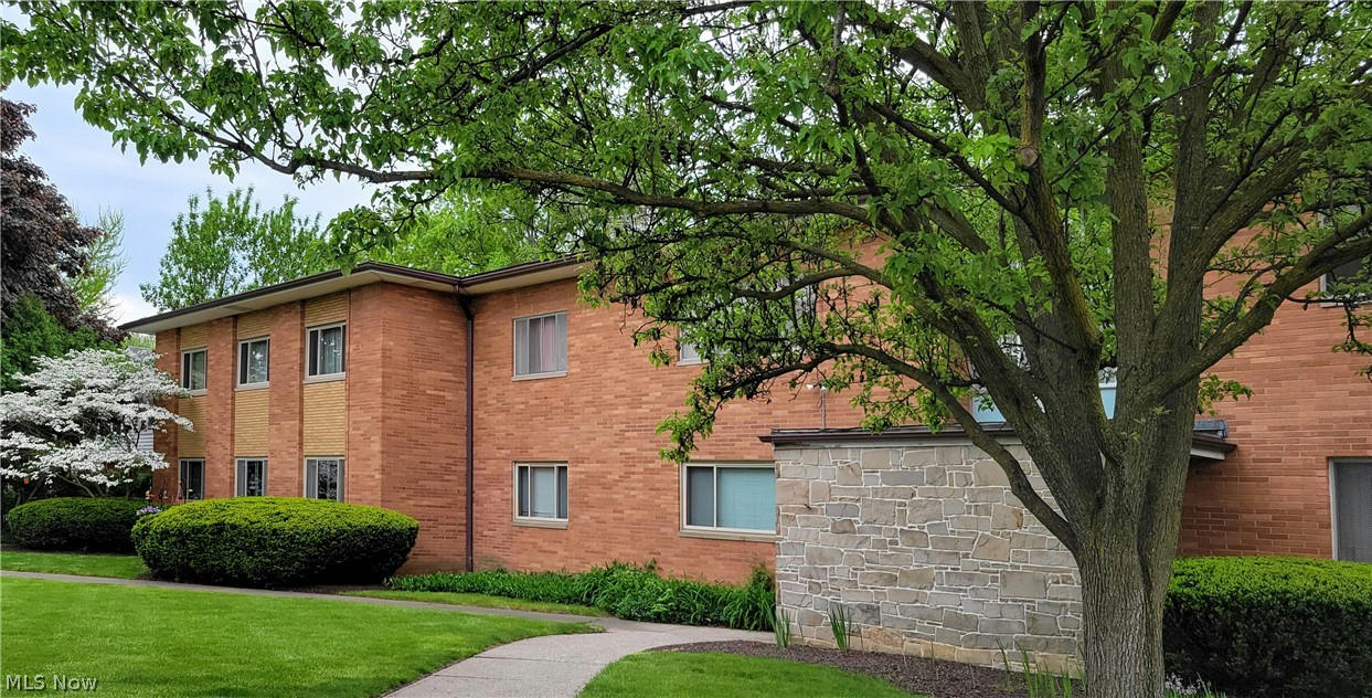 1750 WAGAR RD APT 202, ROCKY RIVER, OH 44116, photo 1 of 40