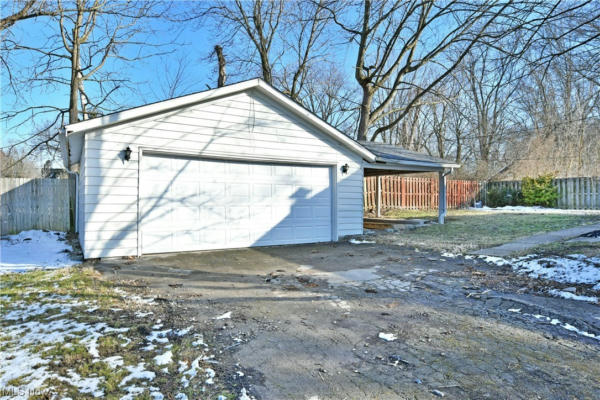 5868 YOUNGSTOWN HUBBARD RD, HUBBARD, OH 44425, photo 4 of 35