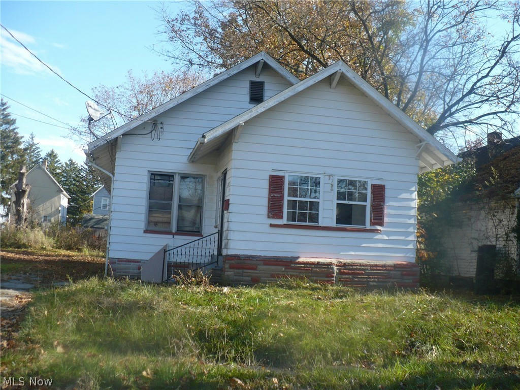 2821 MARY ST, YOUNGSTOWN, OH 44507, photo 1 of 8