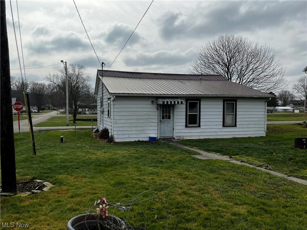 234 E PLEASANT ST, COSHOCTON, OH 43812, photo 1 of 9