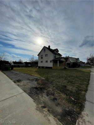 9206 PARK HEIGHTS AVE, GARFIELD HEIGHTS, OH 44125, photo 3 of 7
